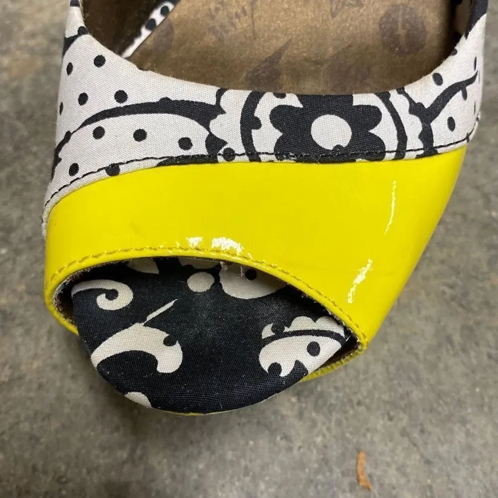Betsey Johnson Black-White-Yellow Peep Toe Platform Stiletto Heels Size 8.5 - Picture 11 of 12